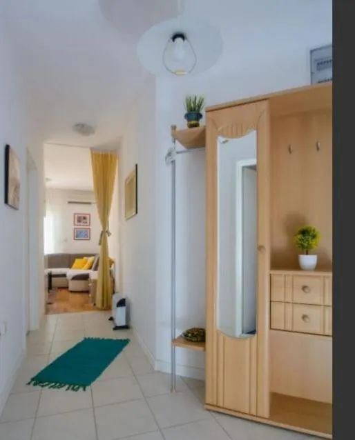 트로기르 Apartman Orlica 아파트